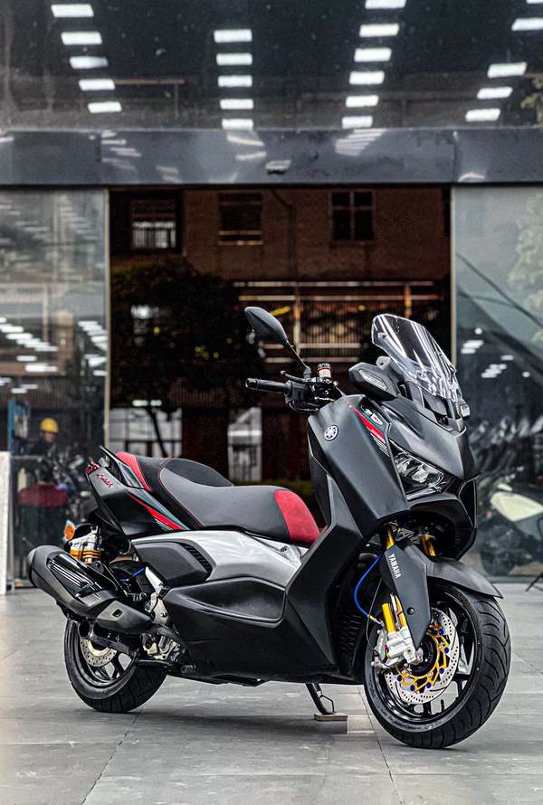 雅马哈 XMAX