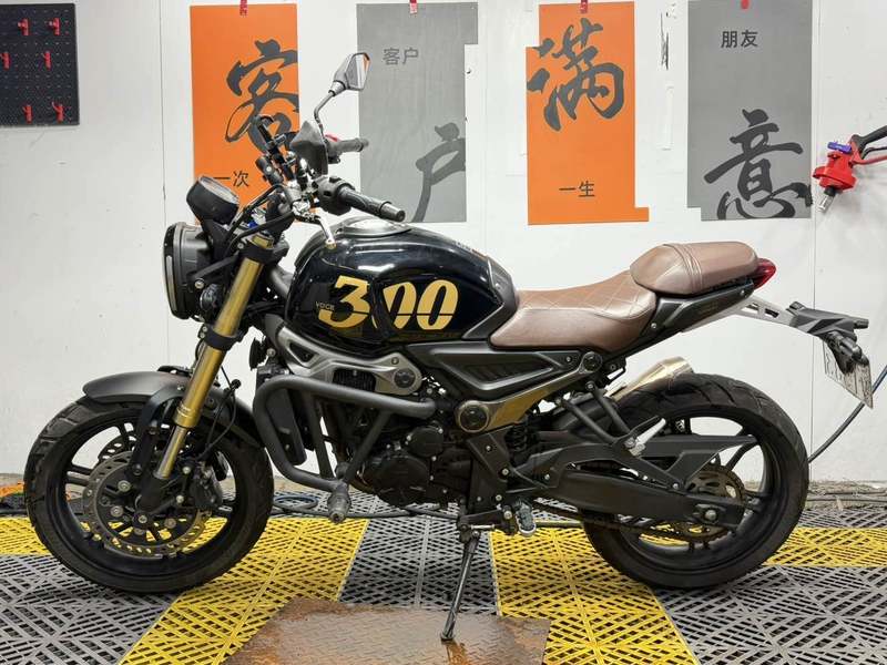 无极 300AC