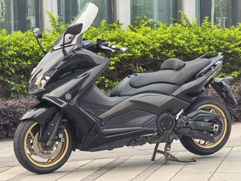 雅马哈 TMAX 530