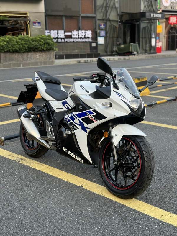 豪爵铃木 GSX250R