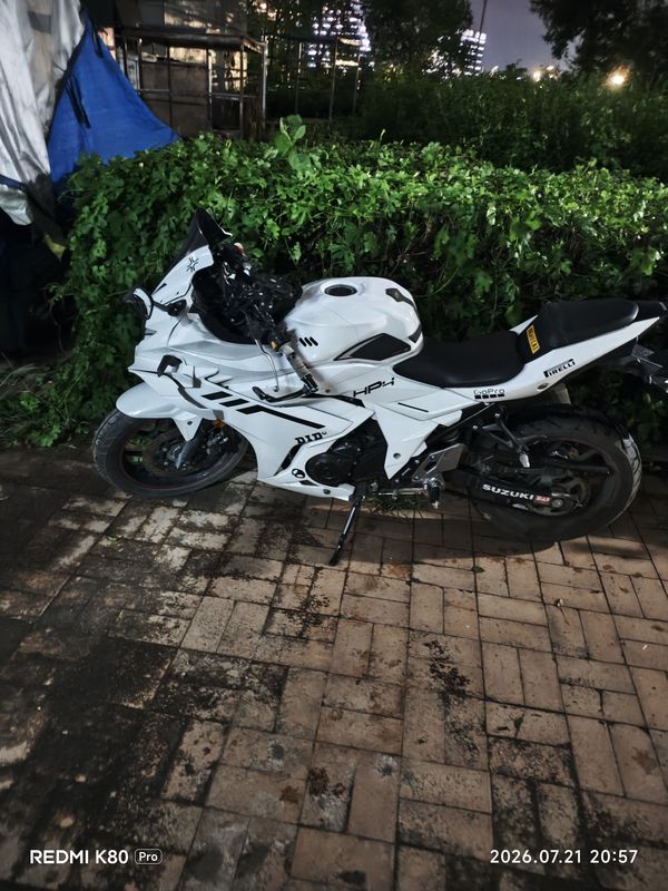 豪爵铃木 GSX250R