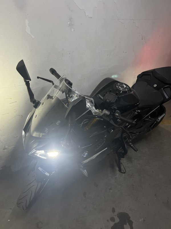 宝马 G 310 RR