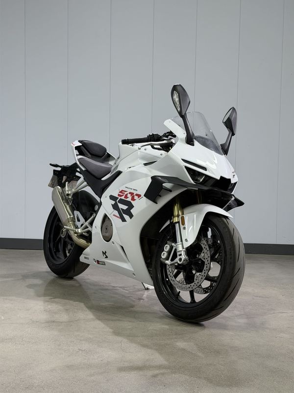 张雪机车 500RR