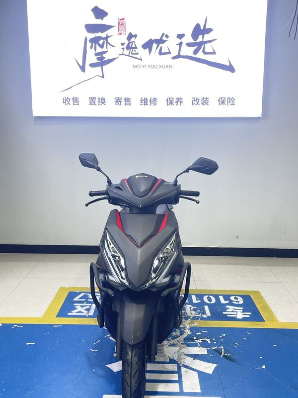 新大洲本田 裂行 RX125Fi