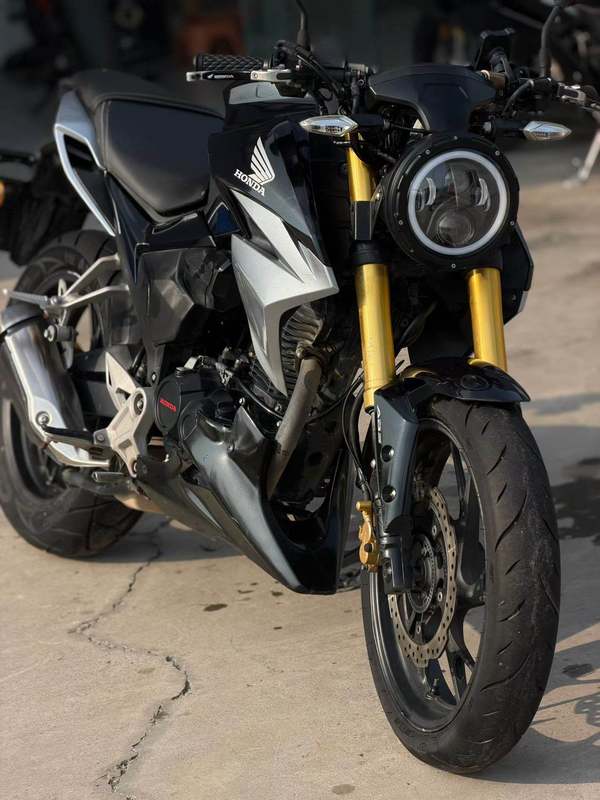 五羊本田 CB190R 暴锋眼