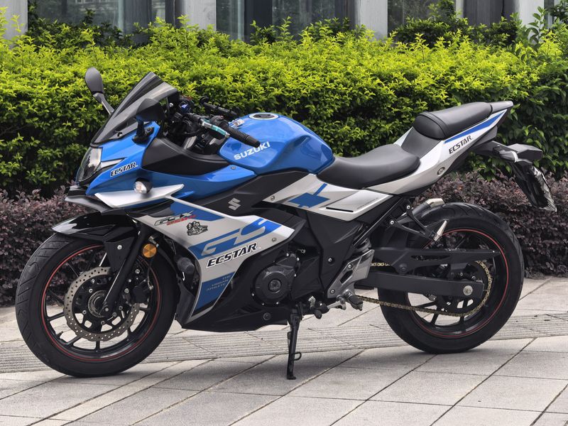 豪爵铃木 GSX250R