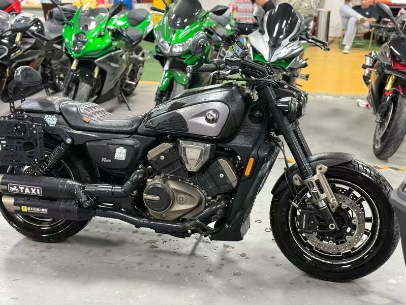 QJMOTOR 闪600