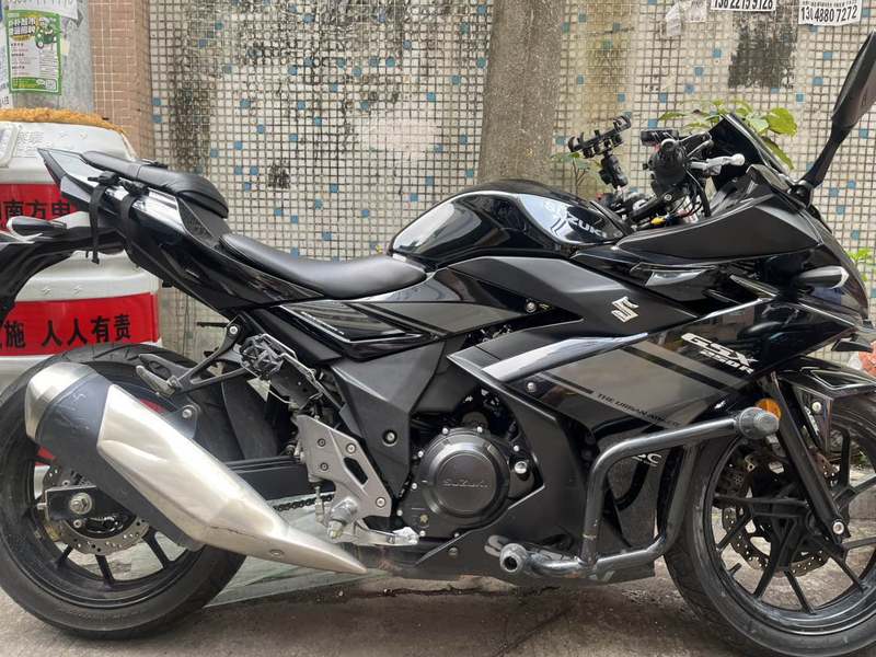 豪爵铃木 GSX250R