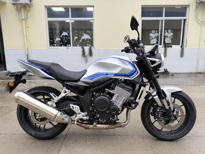 本田 CB500 Super Four