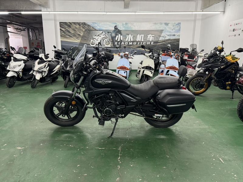 豪爵 TR300