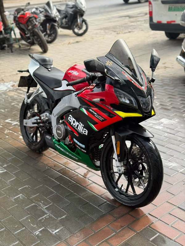宗申阿普利亚 GPR250R