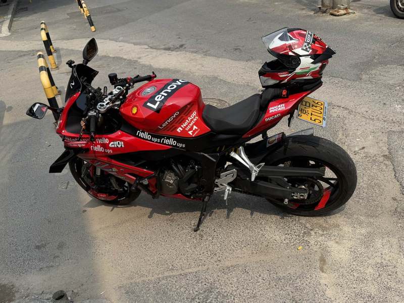 QJMOTOR 赛800