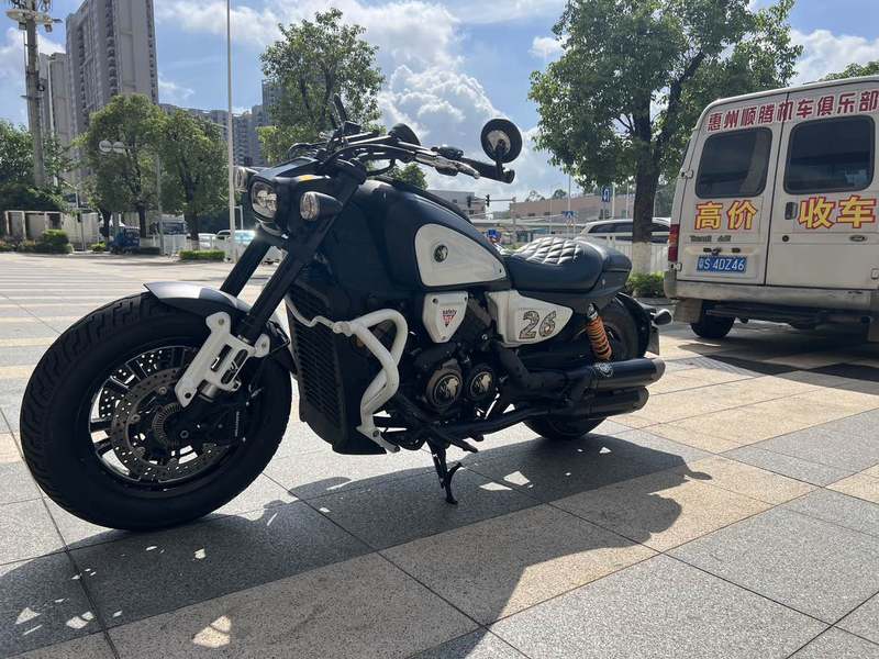 QJMOTOR 闪600