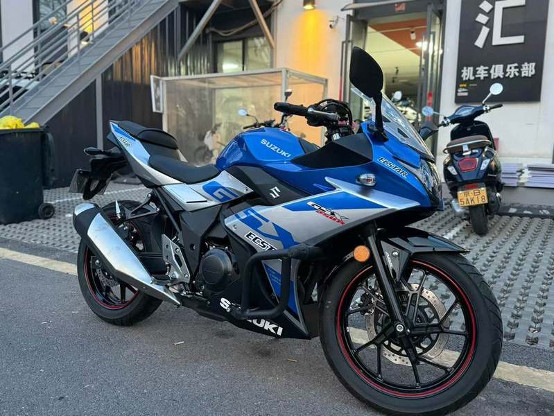 豪爵铃木 GSX250R
