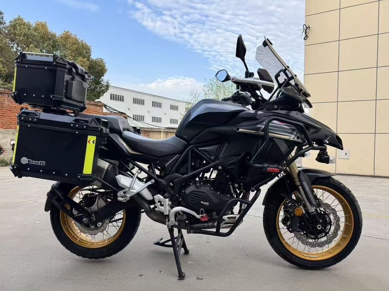 贝纳利 TRK552