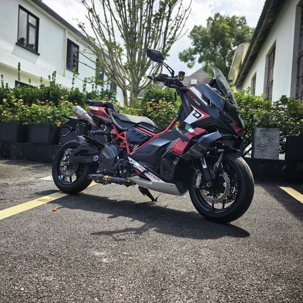 QJMOTOR Dragster 700 Twin