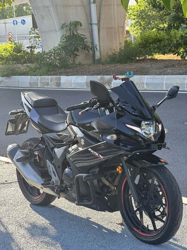 豪爵铃木 GSX250R