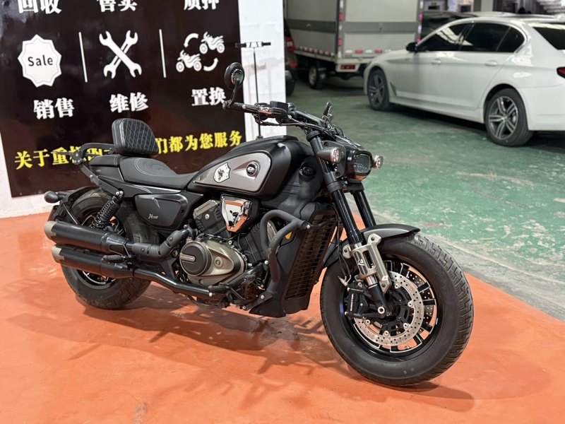 QJMOTOR 闪600