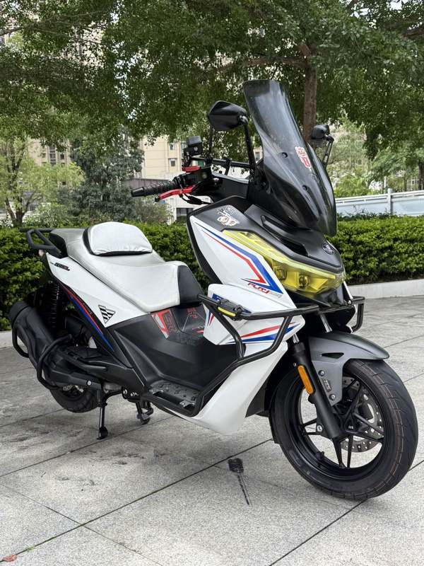 无极 SR250GT