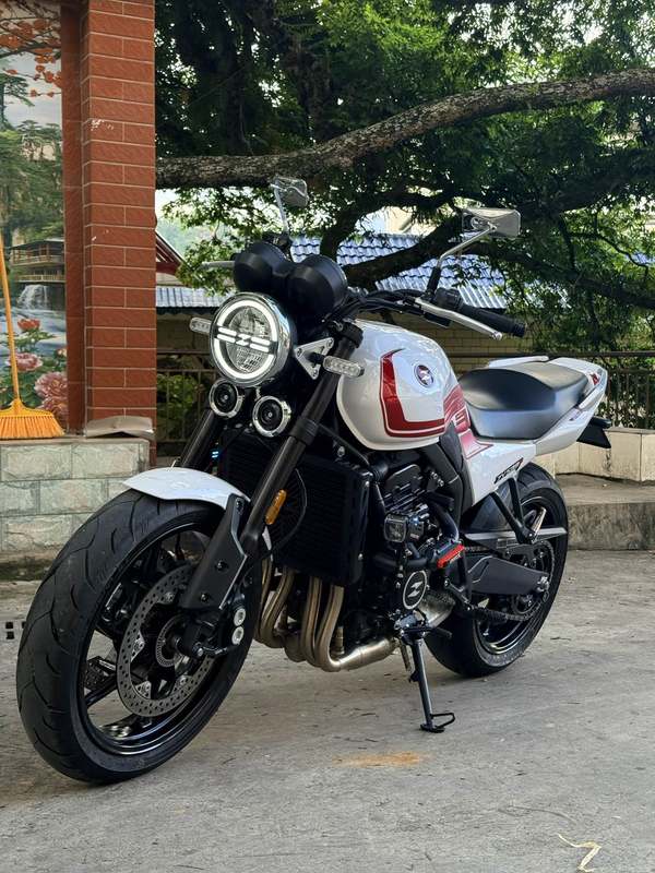 张雪机车 500F