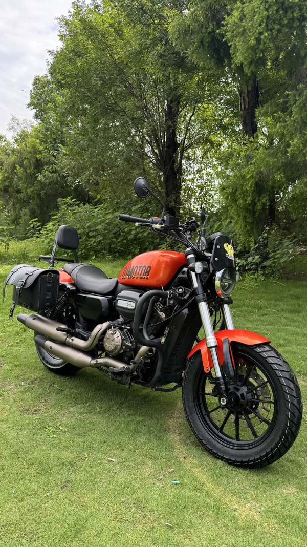 QJMOTOR 闪300S