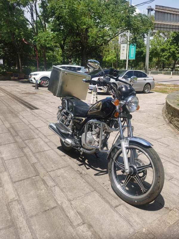 豪爵 GN125