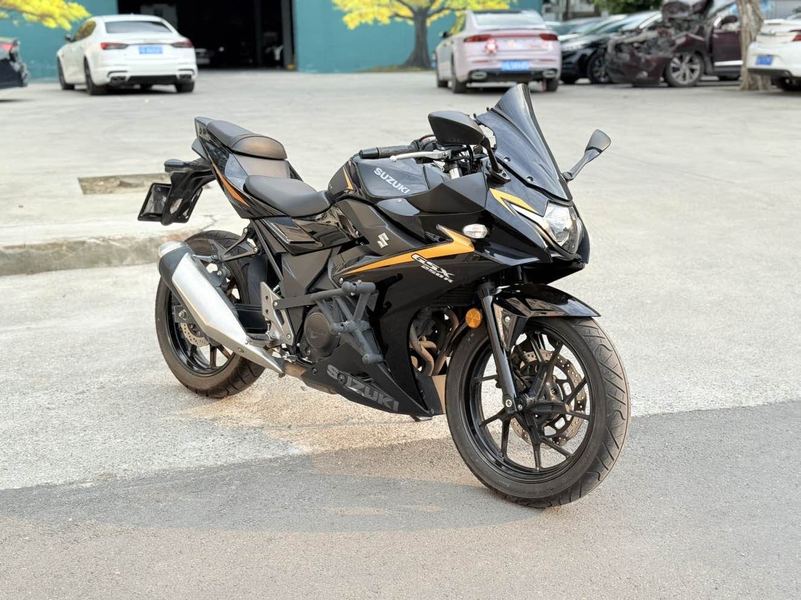 豪爵铃木 GSX250R
