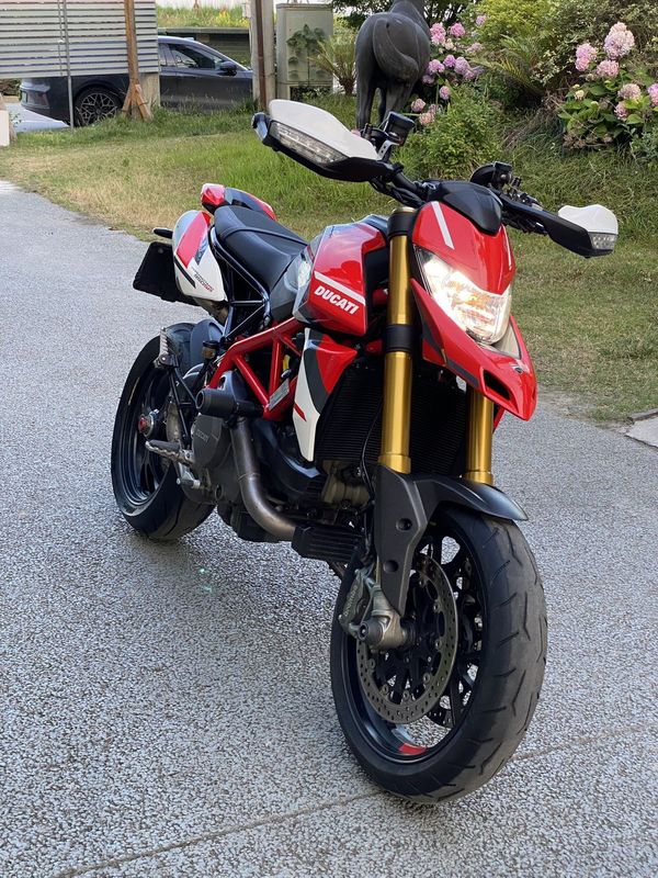 杜卡迪 Hypermotard 950
