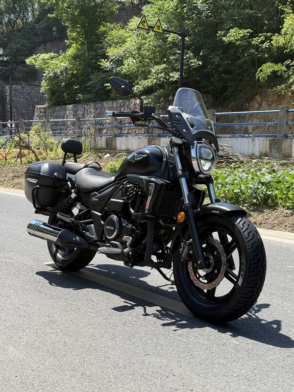 豪爵 TR300