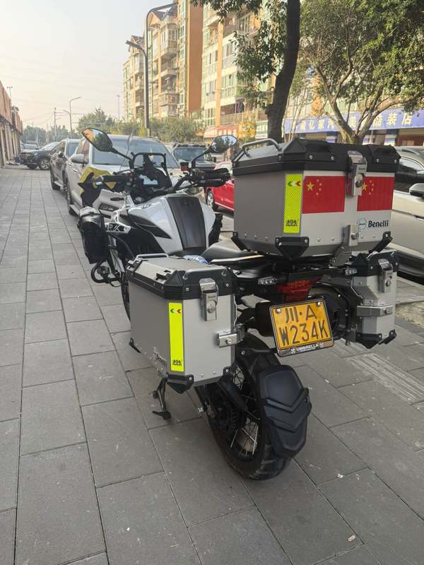贝纳利 金鹏 TRK502