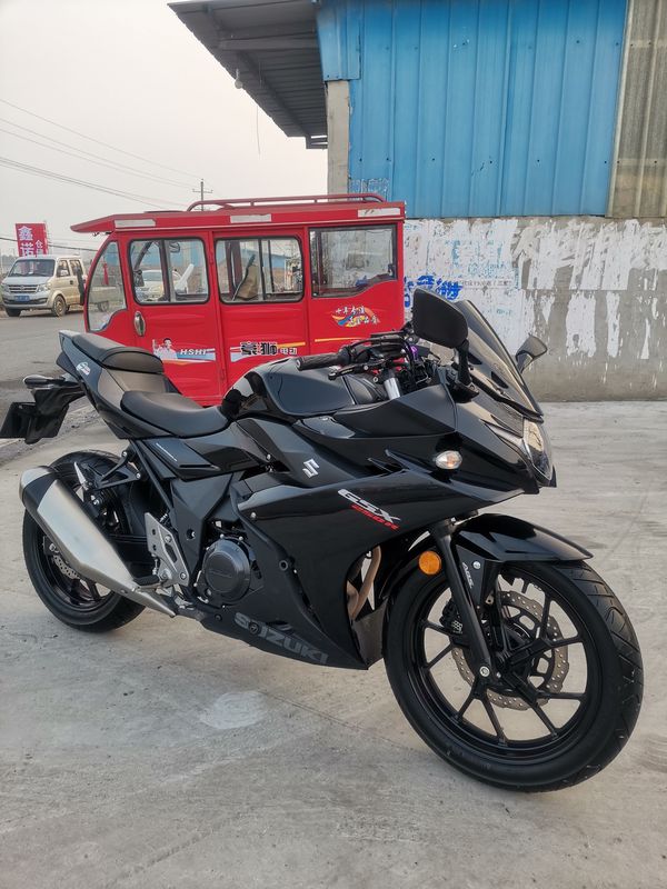 豪爵铃木 GSX250R