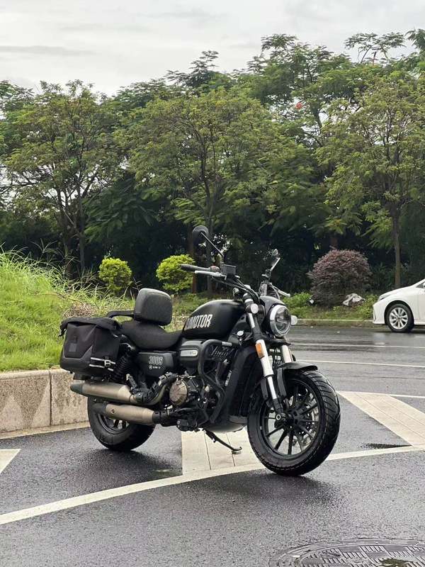 QJMOTOR 闪300S