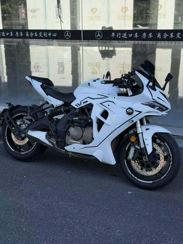 QJMOTOR 赛600