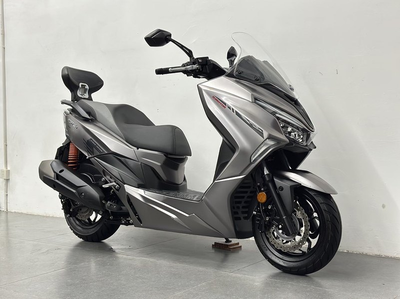 QJMOTOR 鸿250