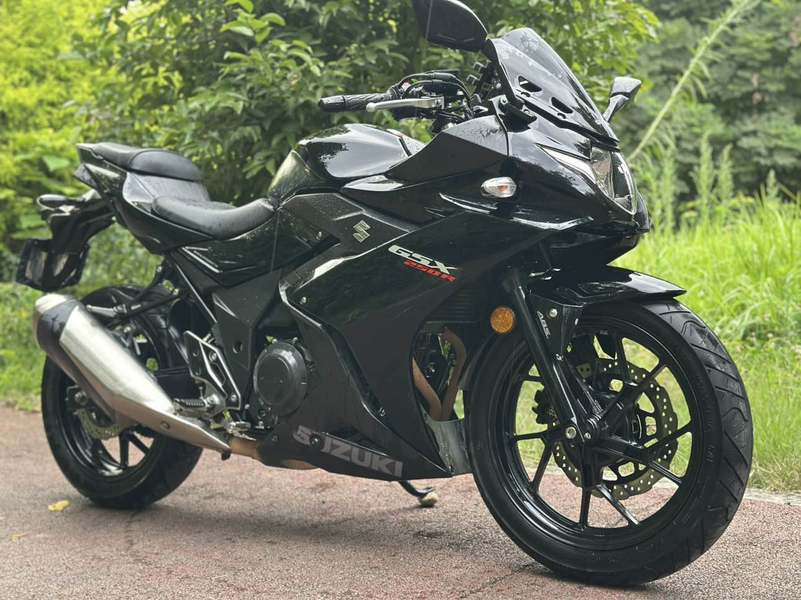 豪爵铃木 GSX250R