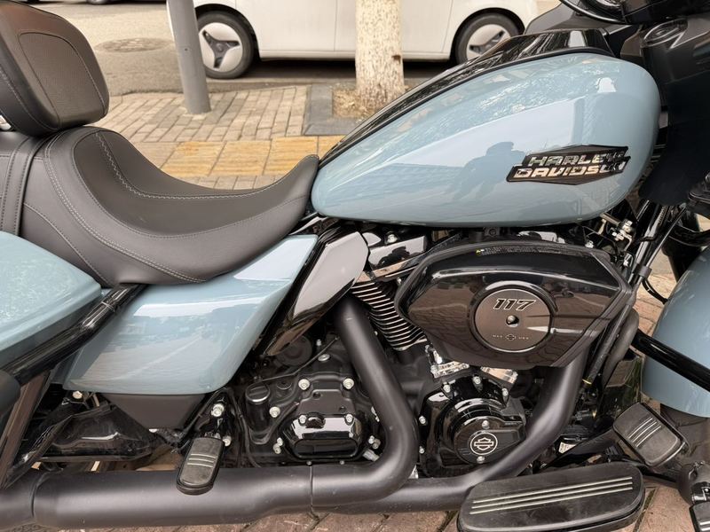哈雷戴维森 公路滑翔 Road Glide