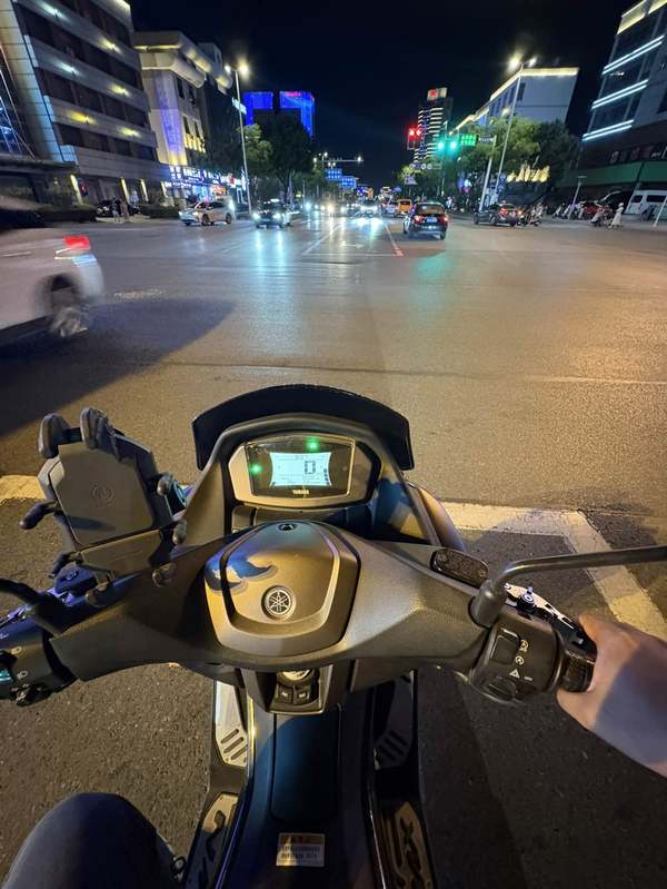 雅马哈 NMAX