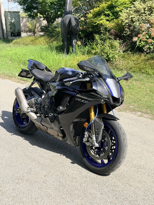 雅马哈 YZF-R1