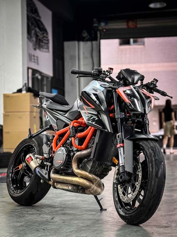 KTMR2R 1290 Super Duke