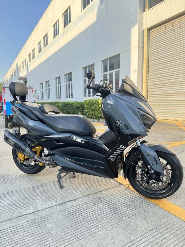 雅马哈 XMAX