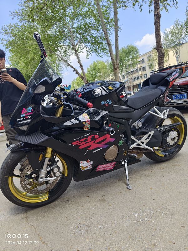 张雪机车 500RR
