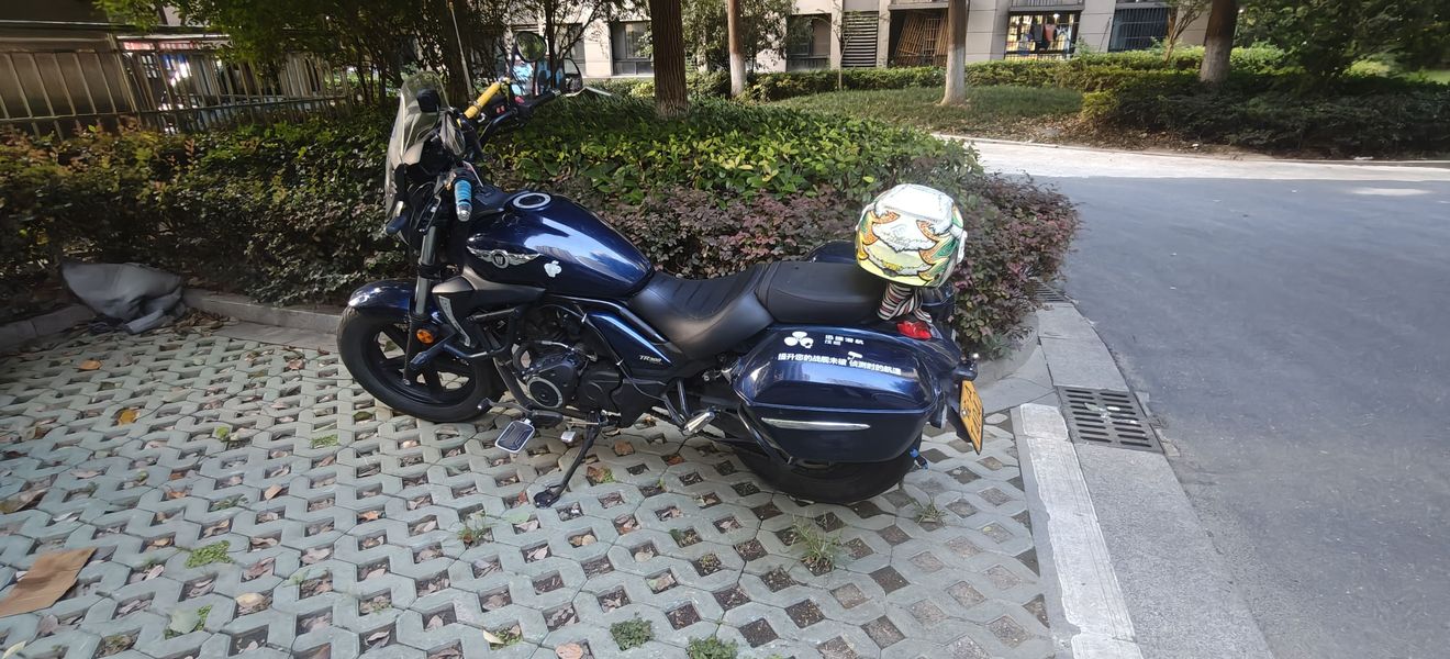 豪爵 TR300