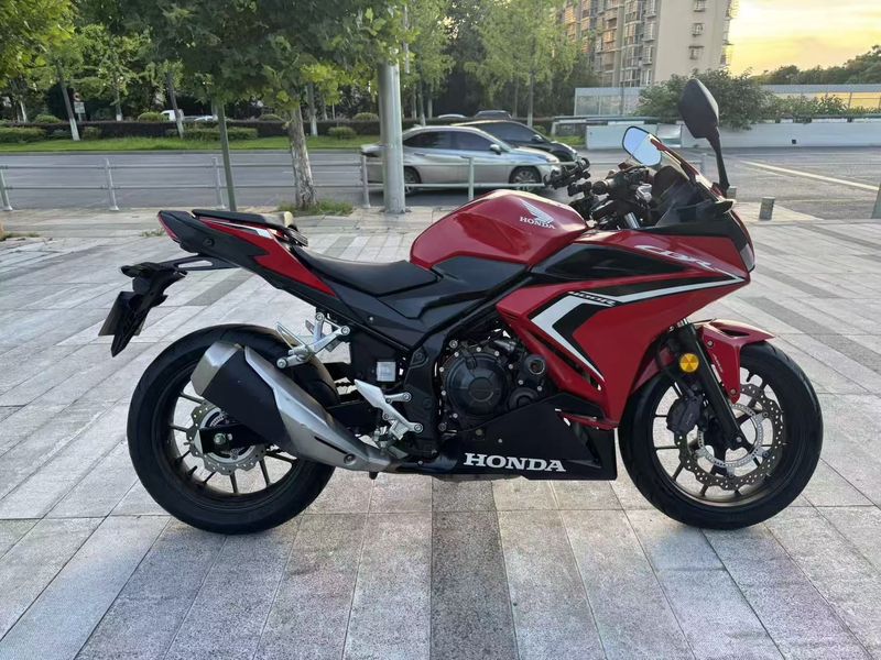 本田WING CBR400R