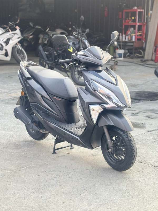 新大洲本田 裂行 RX125Fi