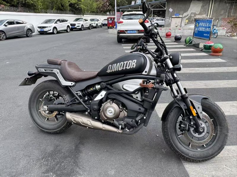 QJMOTOR 闪500S
