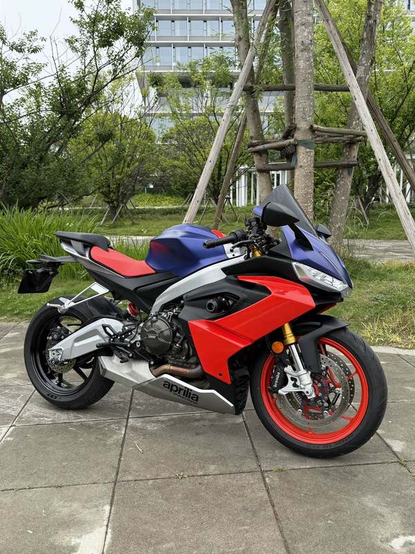 阿普利亚 RS 660 
