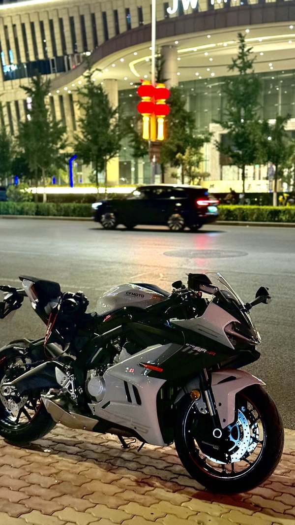 春风 675SR