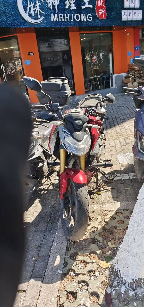 五羊本田 CB190R 暴锋眼