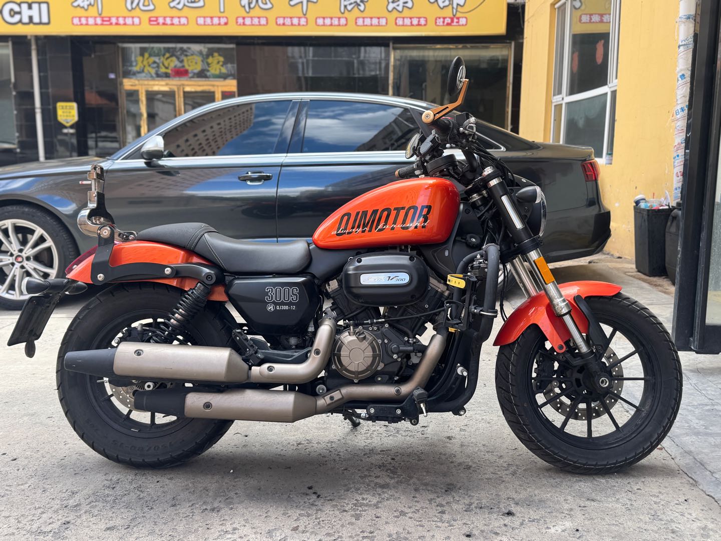 QJMOTOR 闪300S