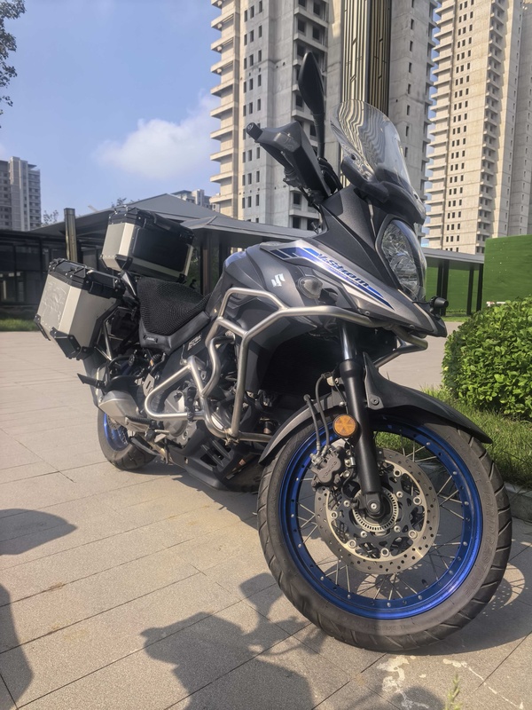 铃木 DL 650XT V-Strom GT